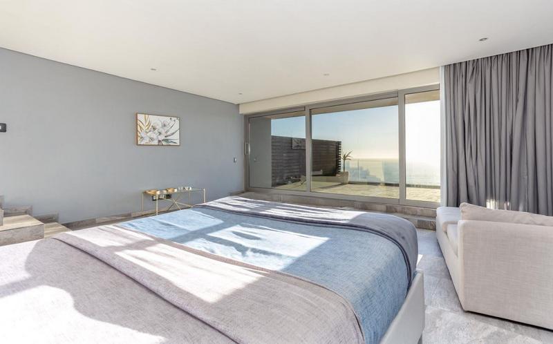 8 Bedroom Property for Sale in Llandudno Western Cape